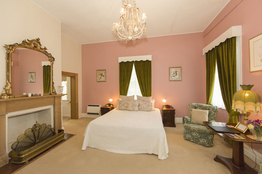 The Racecourse Inn Longford Zewnętrze zdjęcie