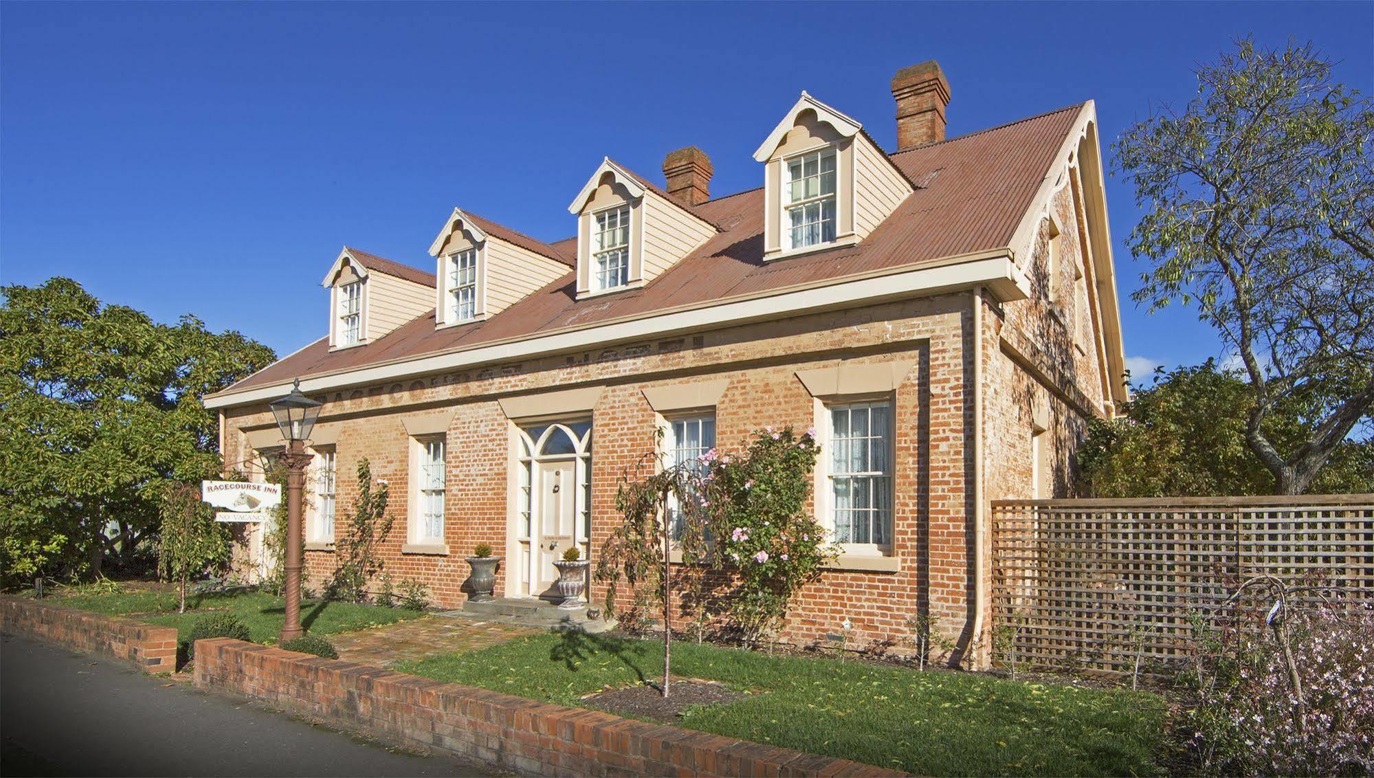The Racecourse Inn Longford Zewnętrze zdjęcie