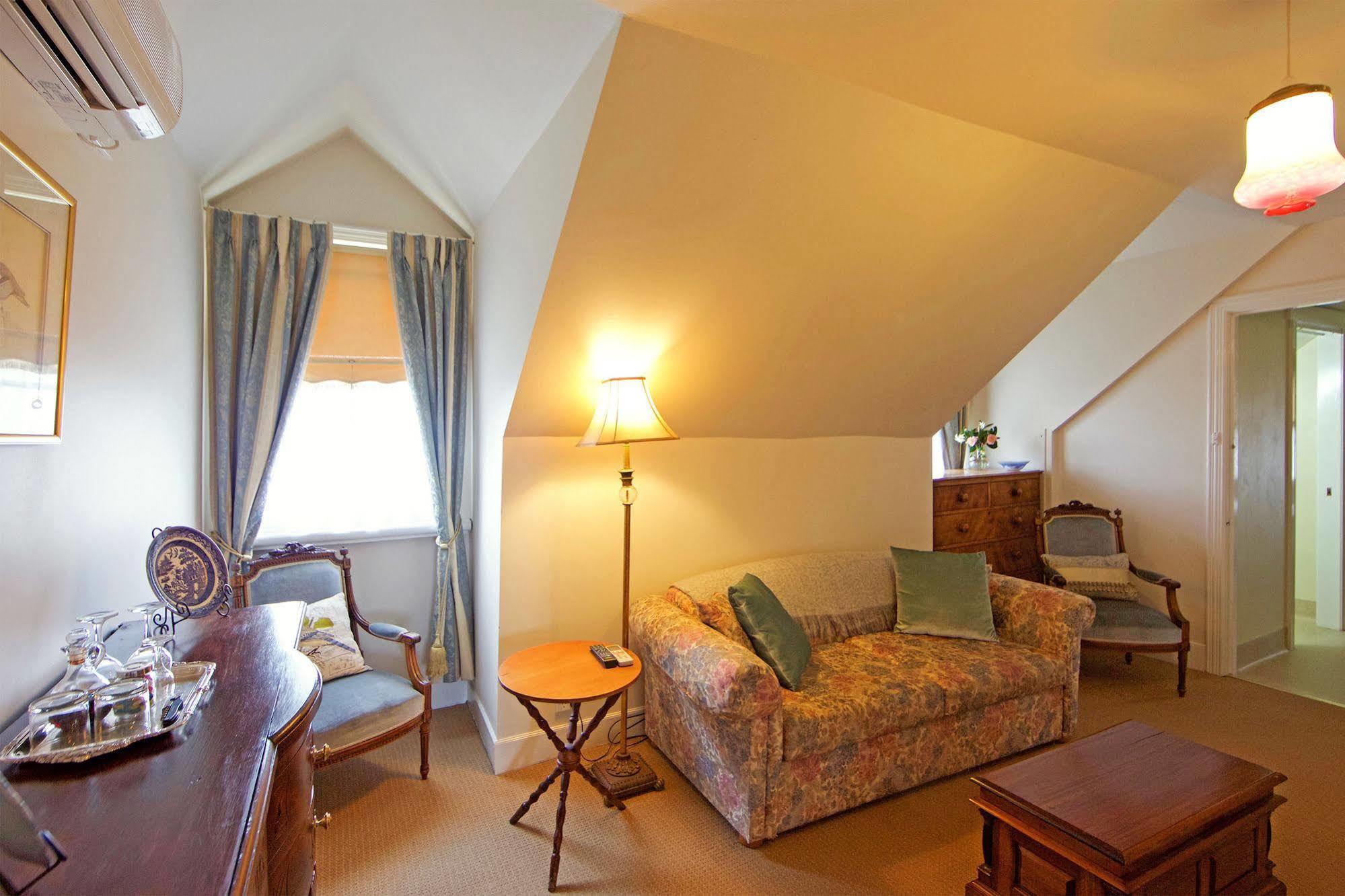 The Racecourse Inn Longford Zewnętrze zdjęcie