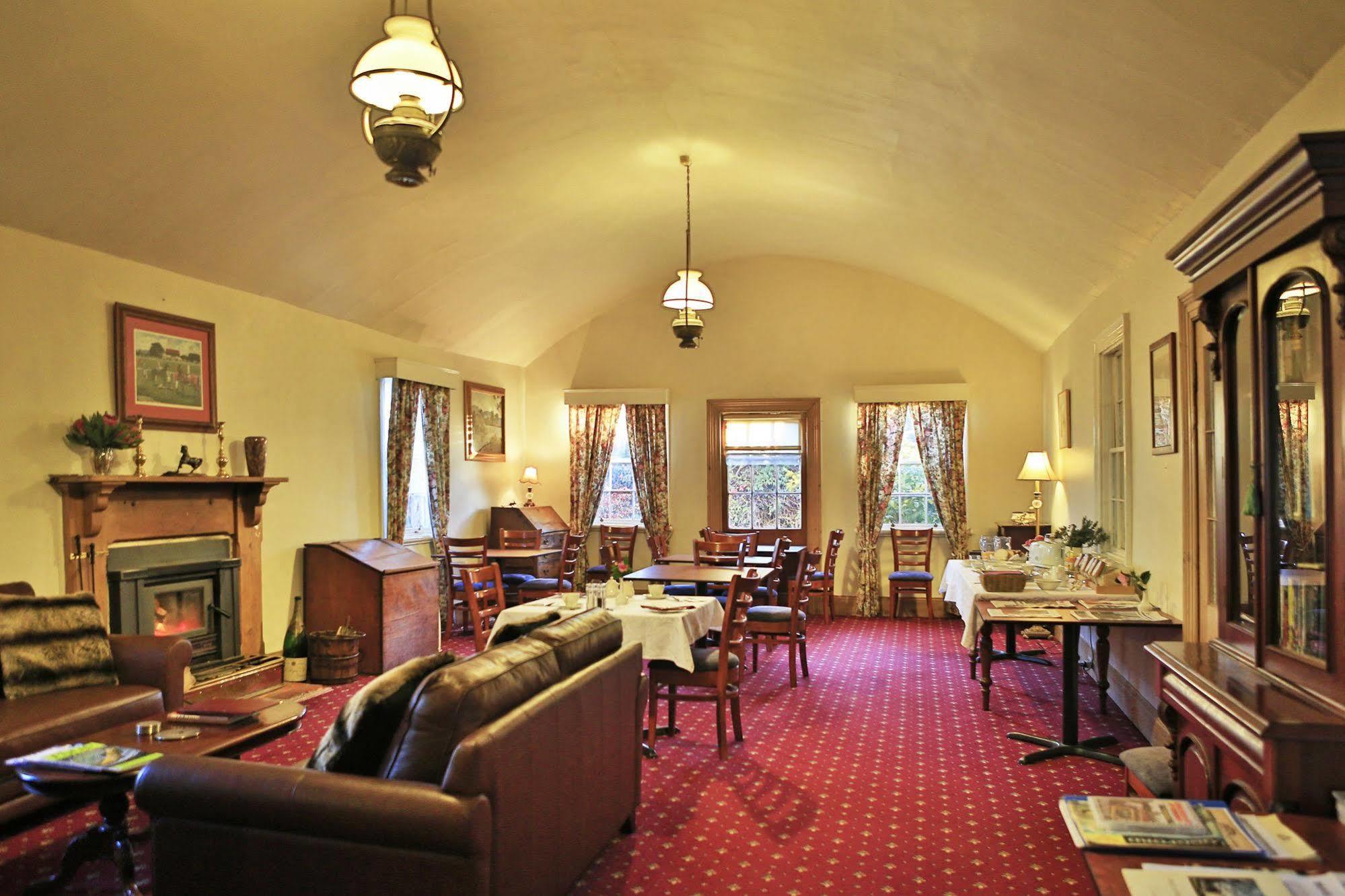 The Racecourse Inn Longford Zewnętrze zdjęcie